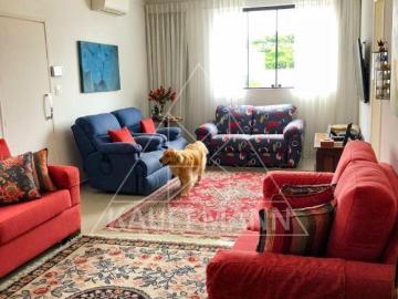 Casa à Venda em Moema Indianópolis 3 Suítes, 3 Vagas, A.C 375m²