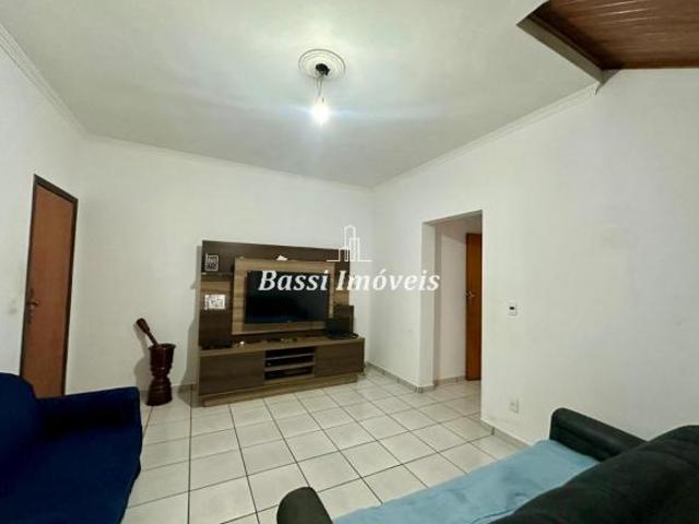 Casa à venda em Mogi Mirim SP, bairro Aterrado: 4 quartos, 2 suítes, 4 vagas, 180m². Aproveite essa