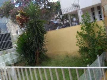 Casa à venda em Moinhos de Vento com 200 m², 4 quartos, 1 suíte, 2 vagas
