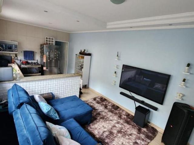 Casa a venda em Mongaguá com 2 dormitórios e amplo terreno