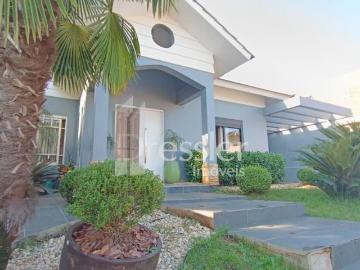 Casas 3 dormitórios Montanha