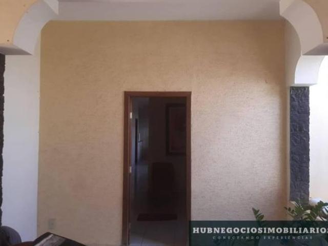 Casa à venda em Montes Claros, Centro, com 3 quartos, 202m²