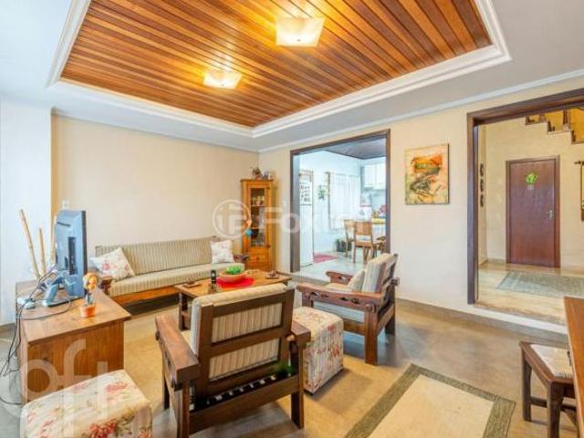Casa à venda em Morro Santana com 230 m², 3 quartos, 1 suíte, 2 vagas