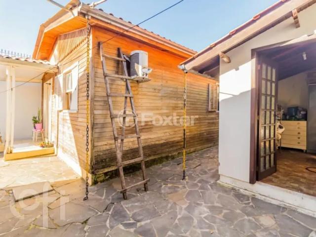 Casa à venda em Morro Santana com 240 m², 3 quartos, 6 vagas