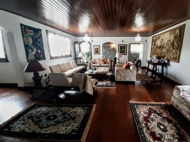 Casa à venda em Mangabeiras