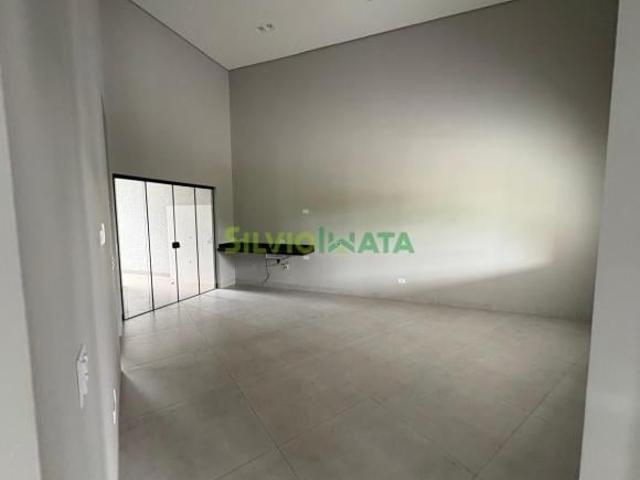 Casa à Venda em Maringá 1 Suíte + 2 Quartos | Jardim Dias II