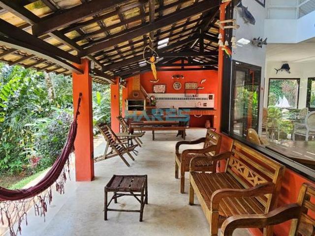 Casa à venda em meio mata na Barra do Una