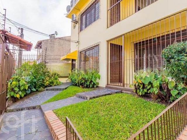 Casa à venda em Nonoai com 256 m², 6 quartos, 1 suíte, 5 vagas