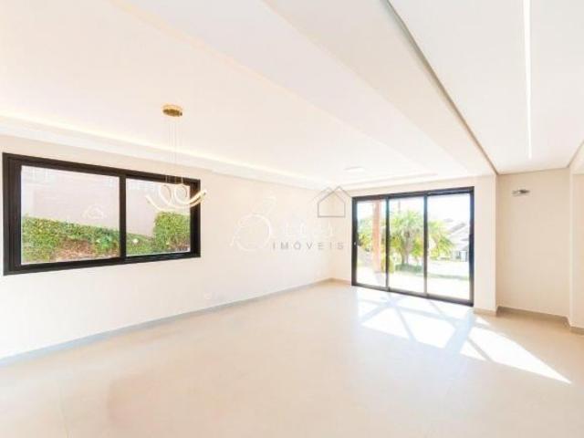 Casa à venda em São João