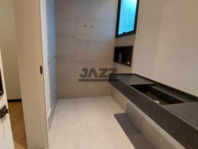 Casa à venda em São José dos Campos com 3 suítes, piscina, espaço gourmet e acabamento de alto padrã