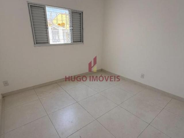 Casa à Venda em São José dos Campos Jardim Califórnia: 3 Quartos, 1 Sala, 1 Banheiro, 2 Vagas de G