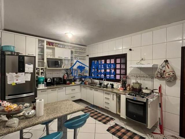Casa à venda em São José dos Campos SP, Bosque dos Eucaliptos: 3 quartos, 1 suíte, 2 salas, 3 banhei