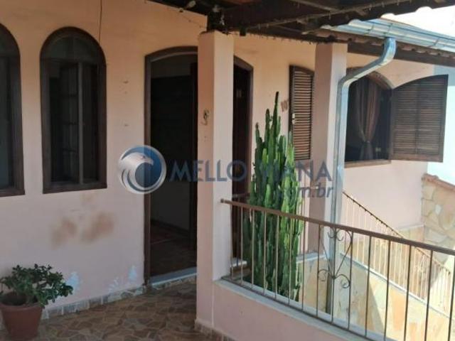 Casa à venda em São Lourenço MG, Vila Nova: 3 quartos, 1 suíte, Edicula sala, 3 banheiros, 1 vaga