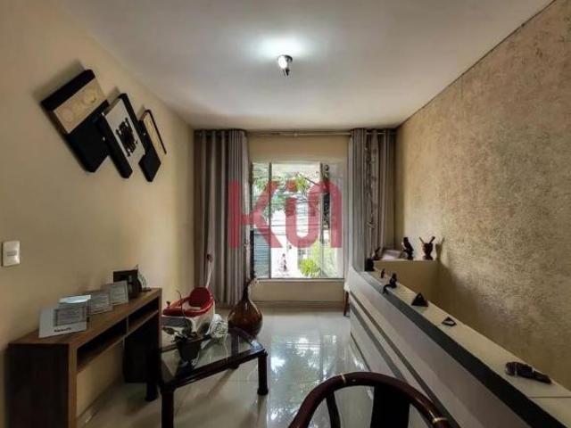 Casa à venda em São Paulo SP, no Cambuci: 3 quartos, 1 suíte, 1 sala, 4 banheiro