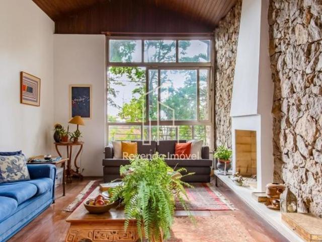 Casa à venda em São Paulo SP, Vila Madalena: 3 quartos, 1 suíte, 3 salas, 2 banheiros, 2 vagas, 200m