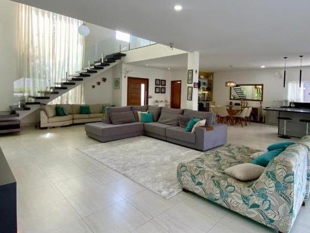 CASA A VENDA EM SÃO SEBASTIÃO, MOBILIADA, DECORADA, PISCINA, AMPLO ESPAÇO GOURMET, 06 VAGAS ! ! !