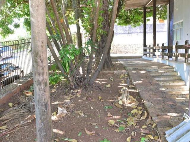 Casa à venda em Sorocaba SP, bairro Jardim Emilia: 2 quartos, 1 suíte, 2 salas, 2 banheiros, 6 vagas