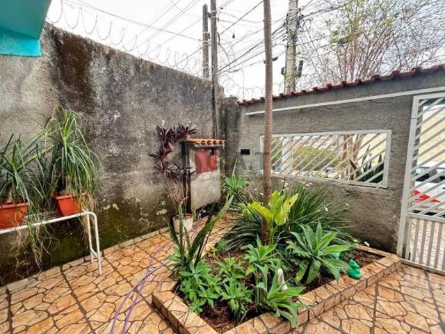 Casa à venda em Sorocaba SP, Jardim Maria Cristina: 3 quartos, 2 salas, 2 banheiros, 2 vagas de gara