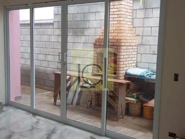 Casa à venda em Salto Jardim Guarujá | 3 suítes, 2 vagas
