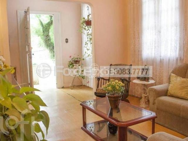 Casa à venda em Santo Antônio com 200 m², 5 quartos, 1 suíte, 2 vagas