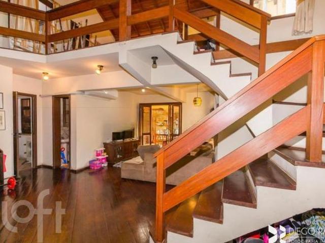 Casa à venda em Santo Antônio com 346 m², 4 quartos, 1 suíte, 5 vagas