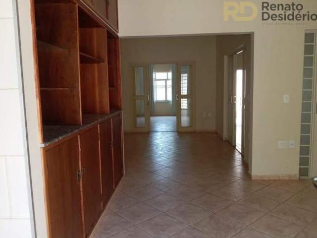 Casa à venda em Santa Efigênia, Belo Horizonte MG – 235 m² de área interna, 56