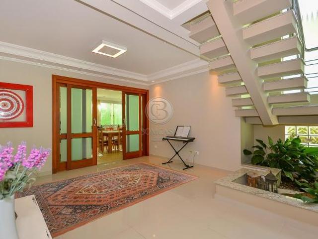 Terreno com 648 m2