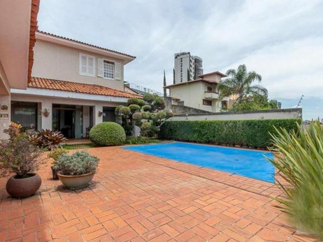 Casa à venda em Santa Lúcia