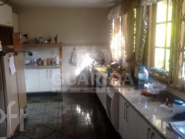 Casa à venda em Santa Tereza com 240 m², 4 quartos, 1 suíte