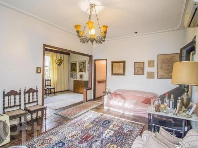Casa à venda em Santa Tereza com 258 m², 4 quartos, 1 suíte, 5 vagas