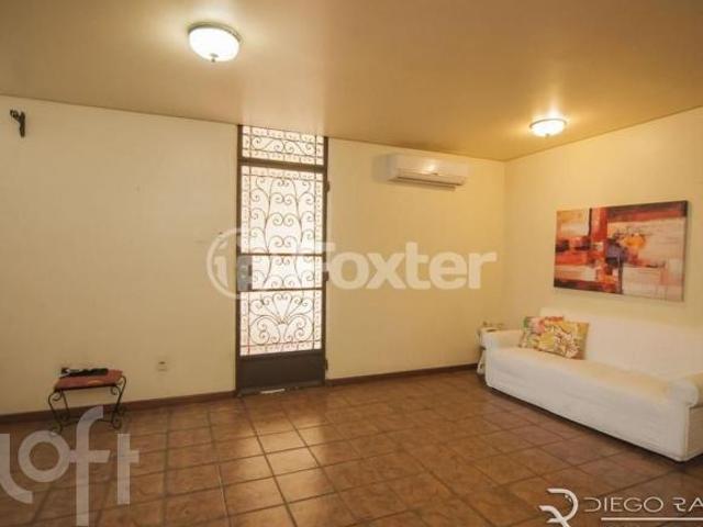 Casa à venda em Santa Tereza com 300 m², 3 quartos, 4 vagas