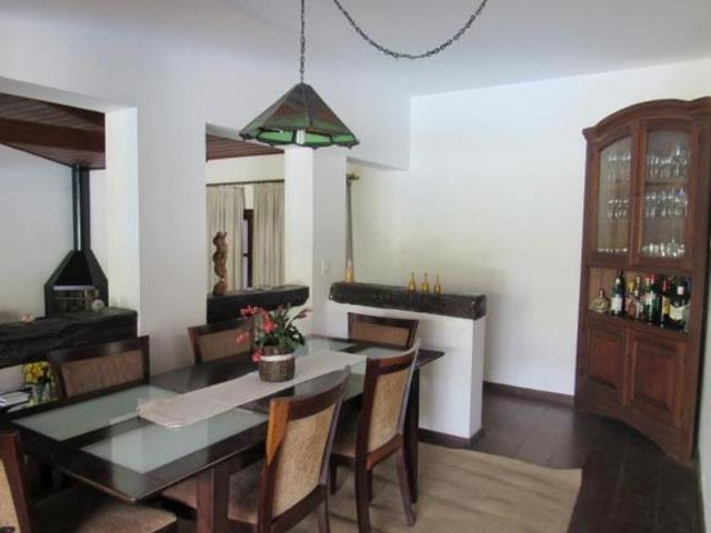 Casa à venda em Santana de Parnaíba, Alphaville, com 4 quartos, com 358 m², Resi