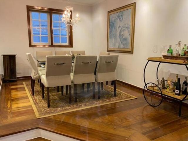 Casa à venda em Santana de Parnaíba, Alphaville, com 3 quartos, com 269 m², Resi