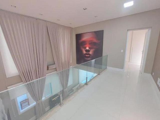 Casa à venda em Santana de Parnaíba, Alphaville, com 3 suítes, com 300 m², Resid