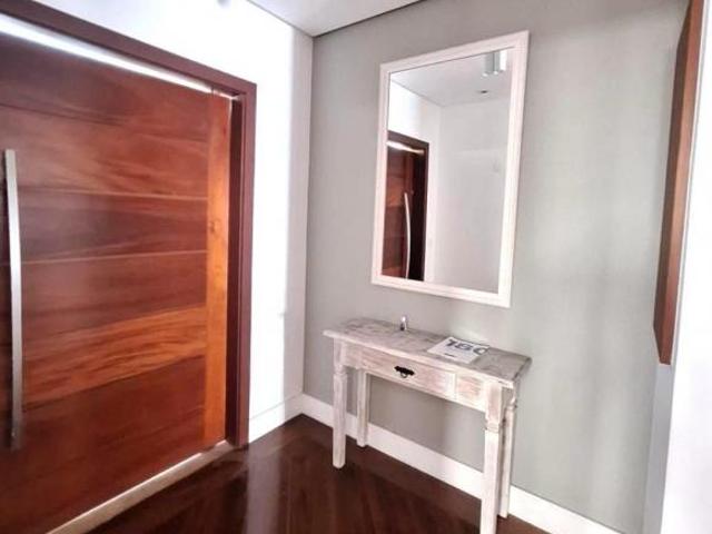 Casa à venda em Santana de Parnaíba, Alphaville, com 3 suítes, com 470 m², Resid