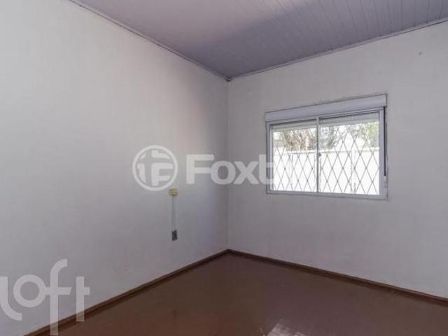 Casa à venda em Sarandi com 150 m², 5 quartos, 3 vagas