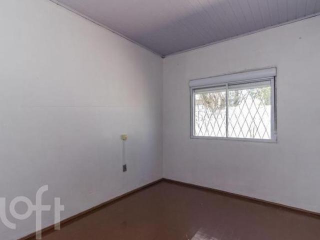 Casa à venda em Sarandi com 150 m², 5 quartos, 3 vagas