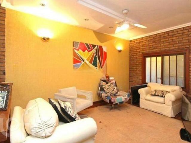 Casa à venda em Serraria com 327 m², 3 quartos, 1 suíte, 4 vagas