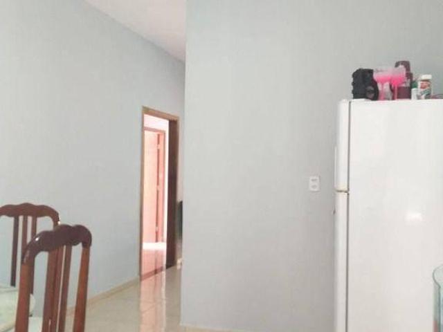 Casa à venda em Potirendaba com 3 dormitórios e 2 vagas de garagem