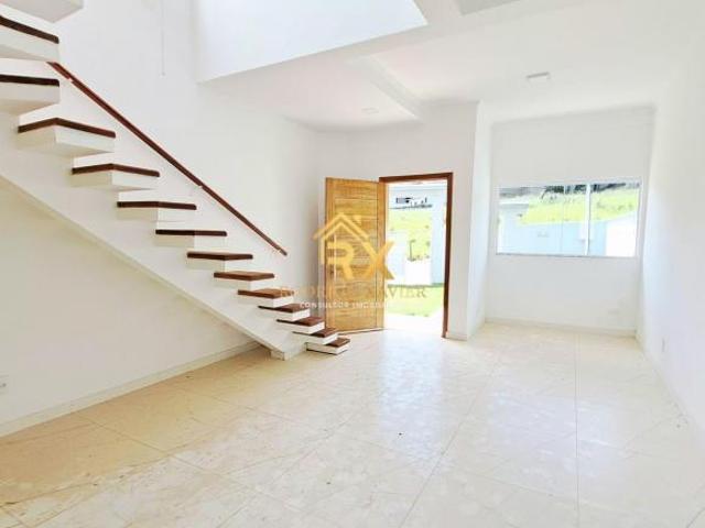 Casa à Venda em Pocinhos do Rio Verde – MG