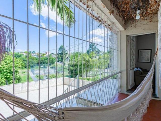 Casa à venda em Porto Alegre, no bairro Três Figueiras