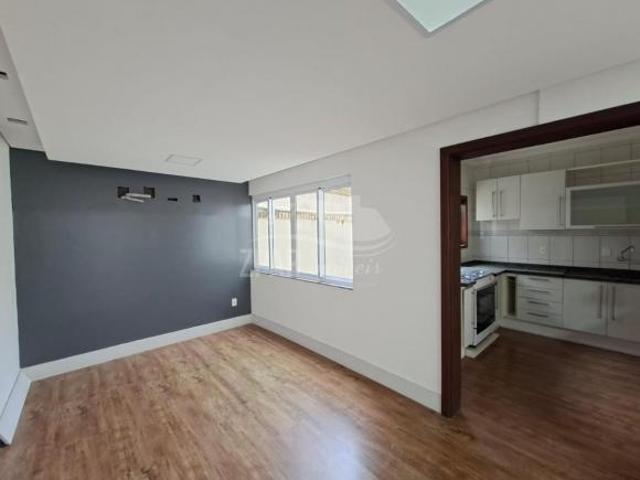 Casa à Venda em Porto Alegre RS, Bairro Cristal: 3 Quartos, 1 Suíte, 2 Salas, 2 Banheiros, 2 Vagas