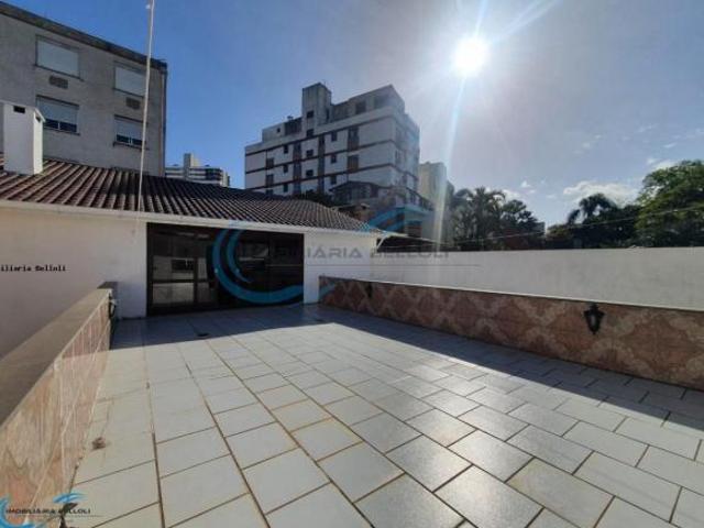 Casa à venda em Porto Alegre, Três Figueiras, com 5 quartos, 440.00m²