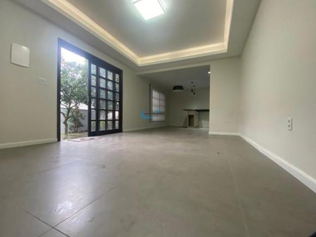 Casa à venda em Porto Alegre, Três Figueiras, com 3 quartos, 300m²