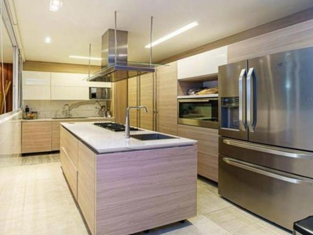 Casa à venda em Pacaembu, São Paulo SP: 3 dormitórios, 4 banheiros, 610m² de áre