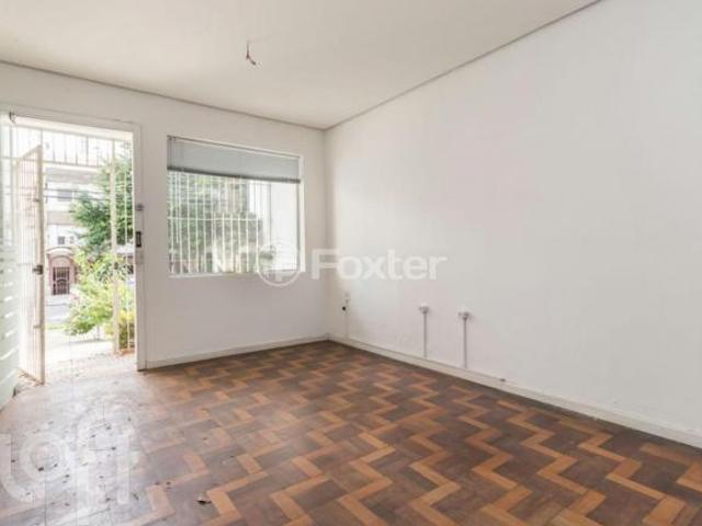 Casa à venda em Petrópolis com 124 m², 3 quartos, 1 vaga