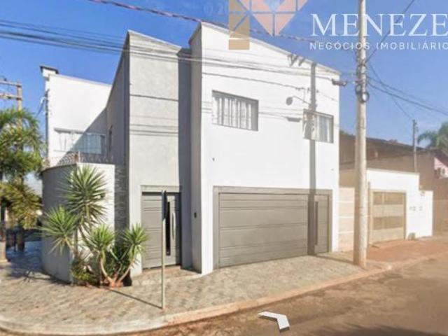 Casa à venda em Pitangueiras