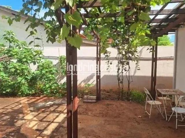 Casa à venda em Primeiro de Maio 2 dormitórios 1 suíte 2 banheiros 3 vagas 100m² úteis 300m² totais