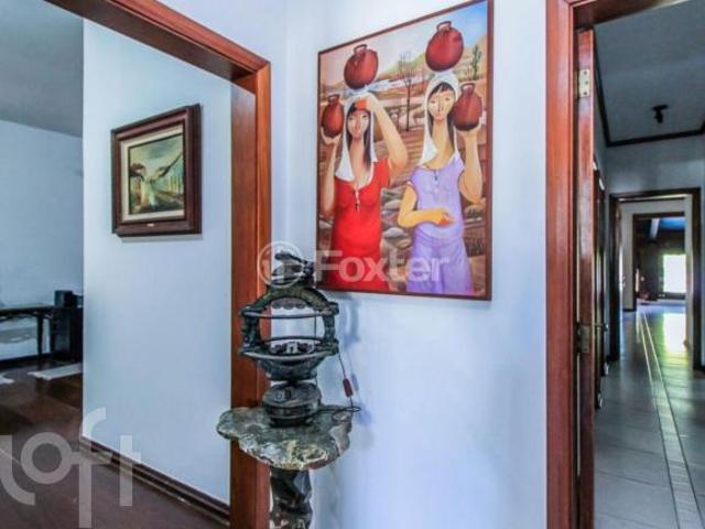 Casa à venda em Rio Branco com 368 m², 3 quartos, 1 suíte, 2 vagas
