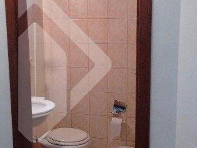 Casa à venda em rua calma